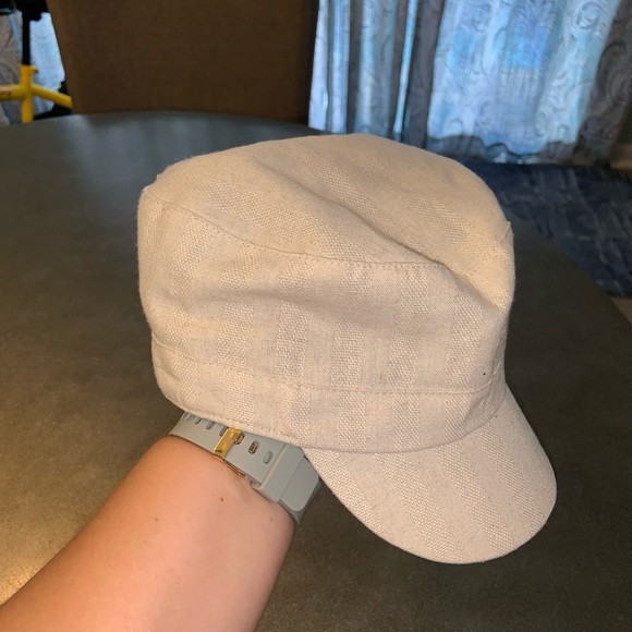Tan Women’s Hat 🧢 - Picture 5 of 8